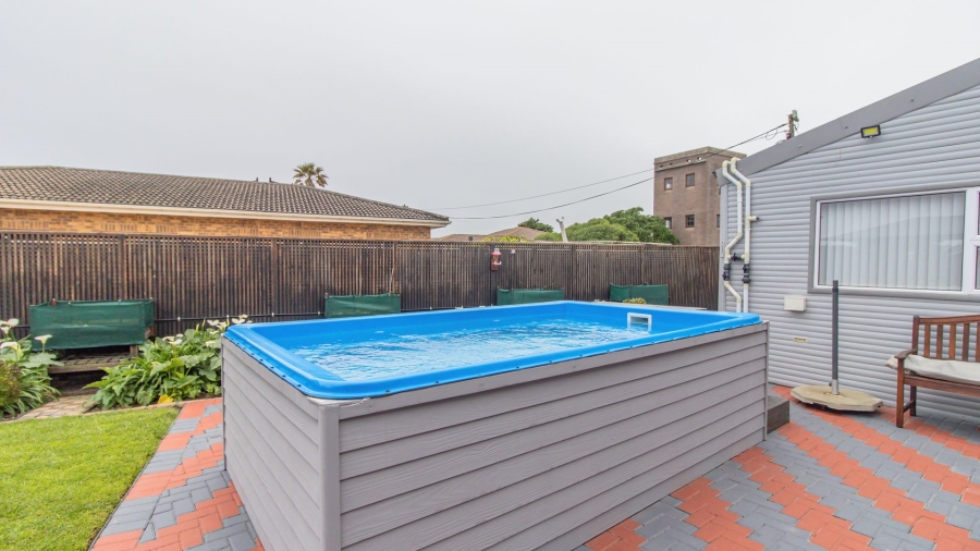 4 Bedroom Property for Sale in Yzerfontein Rural Western Cape